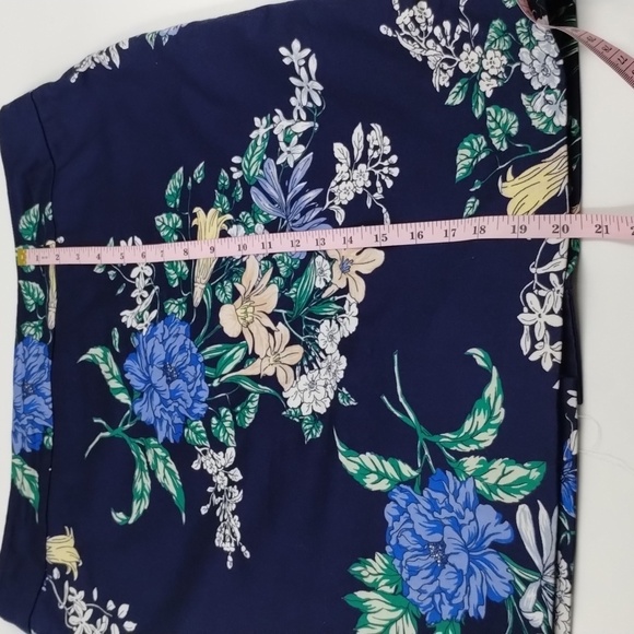 Ann Taylor mini skirt navy size 12P, zip back, stretch blue and green fl… - Picture 7 of 10